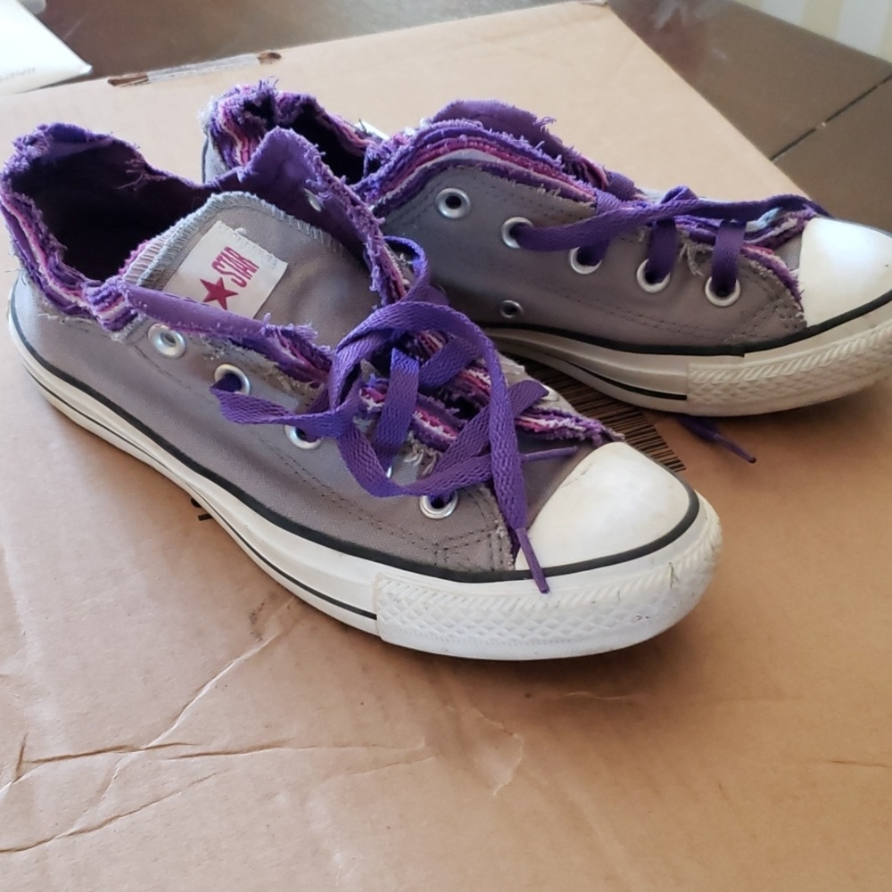 Women's multi-layer Converse low top size 6